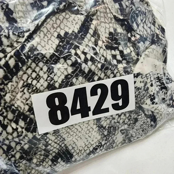 Express Ruffle Cold Shoulder Snake Print Long Sleeve  Cropped Women's Blouse S/P - Picture 9 of 9